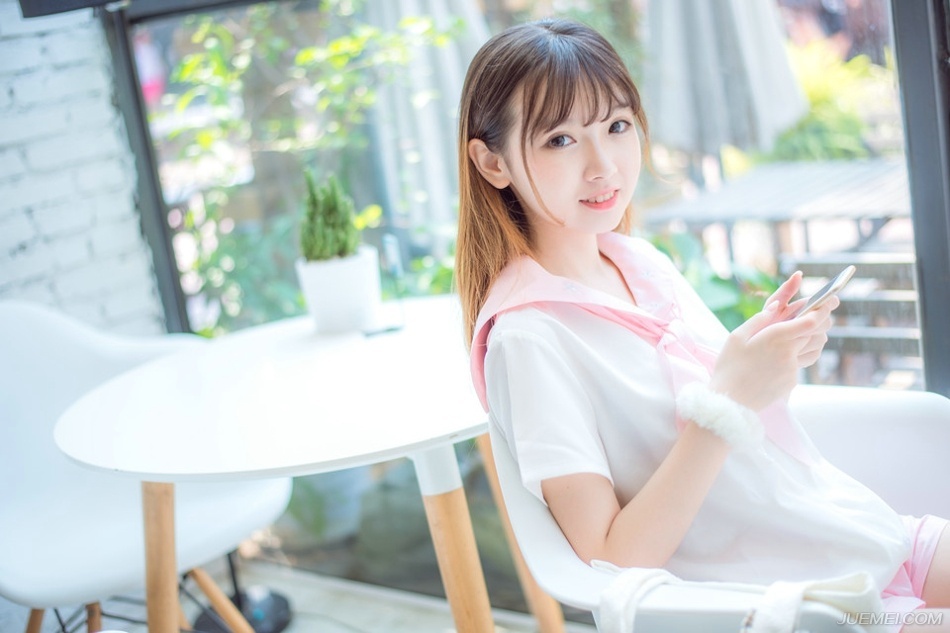 我们有三种朋友：爱我们的，对我们不感兴趣的，还有恨我们的。